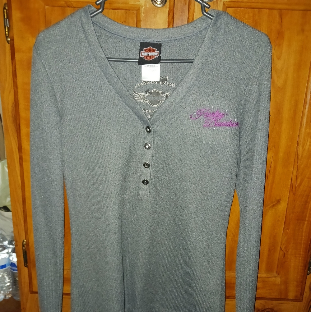Harley-Davidson Gray V-Neck Long Sleeve with Purple Logo